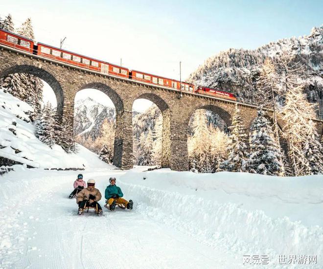 九游体育：冰川快车直达在瑞士最老古城库尔来一场浪漫的冰雪之约(图7)