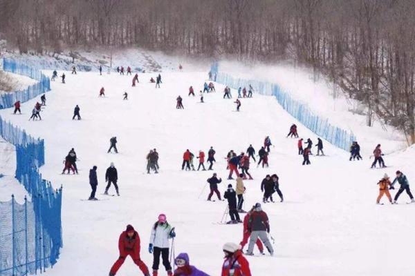 亚布力滑雪场是中国最大的吗(图1)