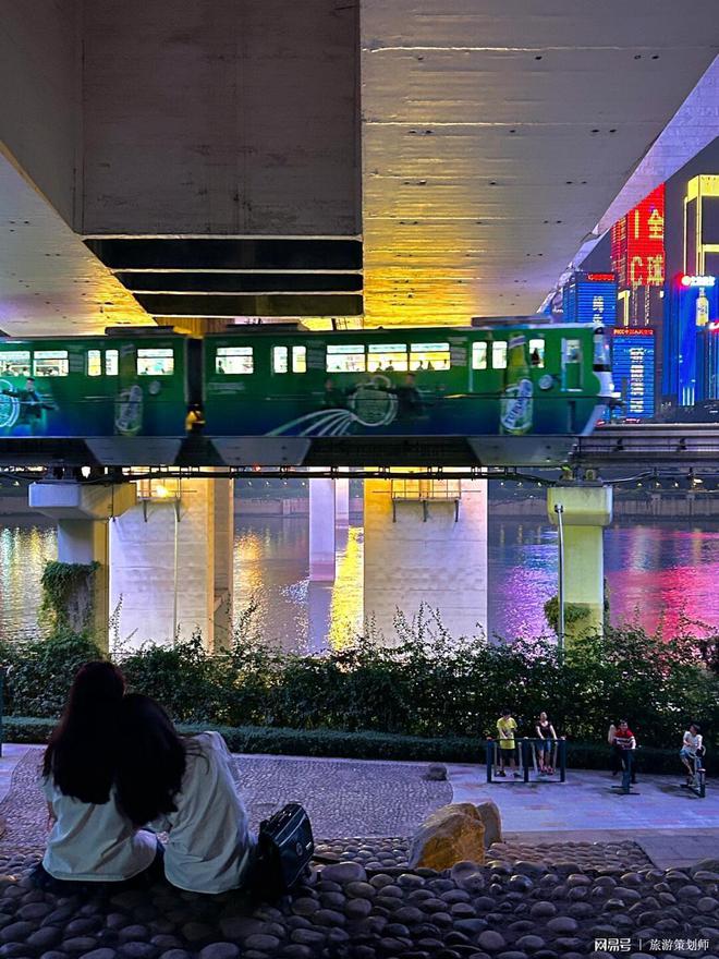 重庆冬季旅游必去十大景点推荐冬日热门景点榜！(图2)