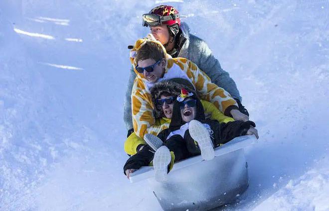 九游体育网站：离离原上谱滑雪比赛能有多离谱？(图8)