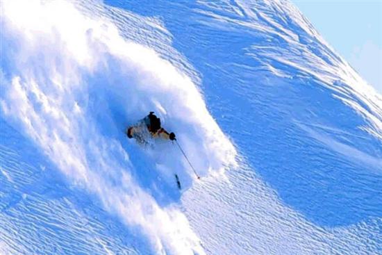 九游体育：冬季耍雪国内最佳十大滑雪胜地(图1)