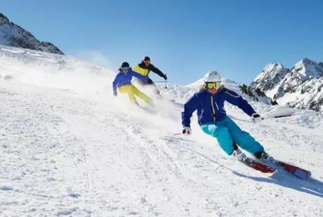 九游体育：冰雪运动仍是“奢侈品”中国有哪些滑雪好去处？(图1)