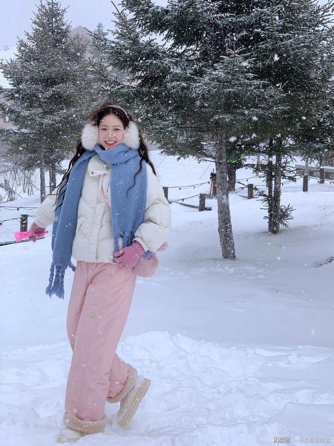新疆旅游几月最美丽：深度揭秘！探寻新疆颜值巅峰月份(图1)