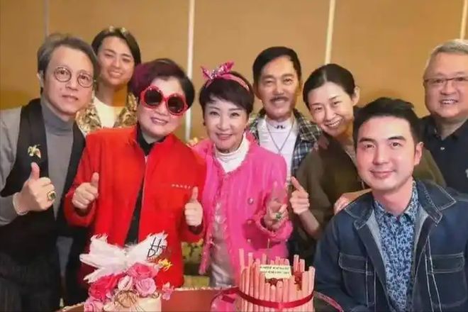 九游体育网站：88岁谢贤考虑后事已交代陪葬品和遗产唯独放不下小林青霞母子(图16)
