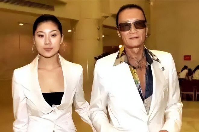 九游体育网站：88岁谢贤考虑后事已交代陪葬品和遗产唯独放不下小林青霞母子(图20)