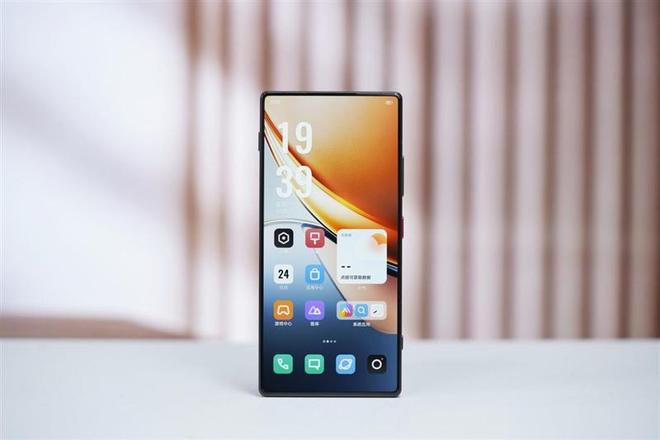 35mm大底镜头来袭！努比亚Z70SUltra摄影师版评测：今年唯一无孔摄影手机(图10)