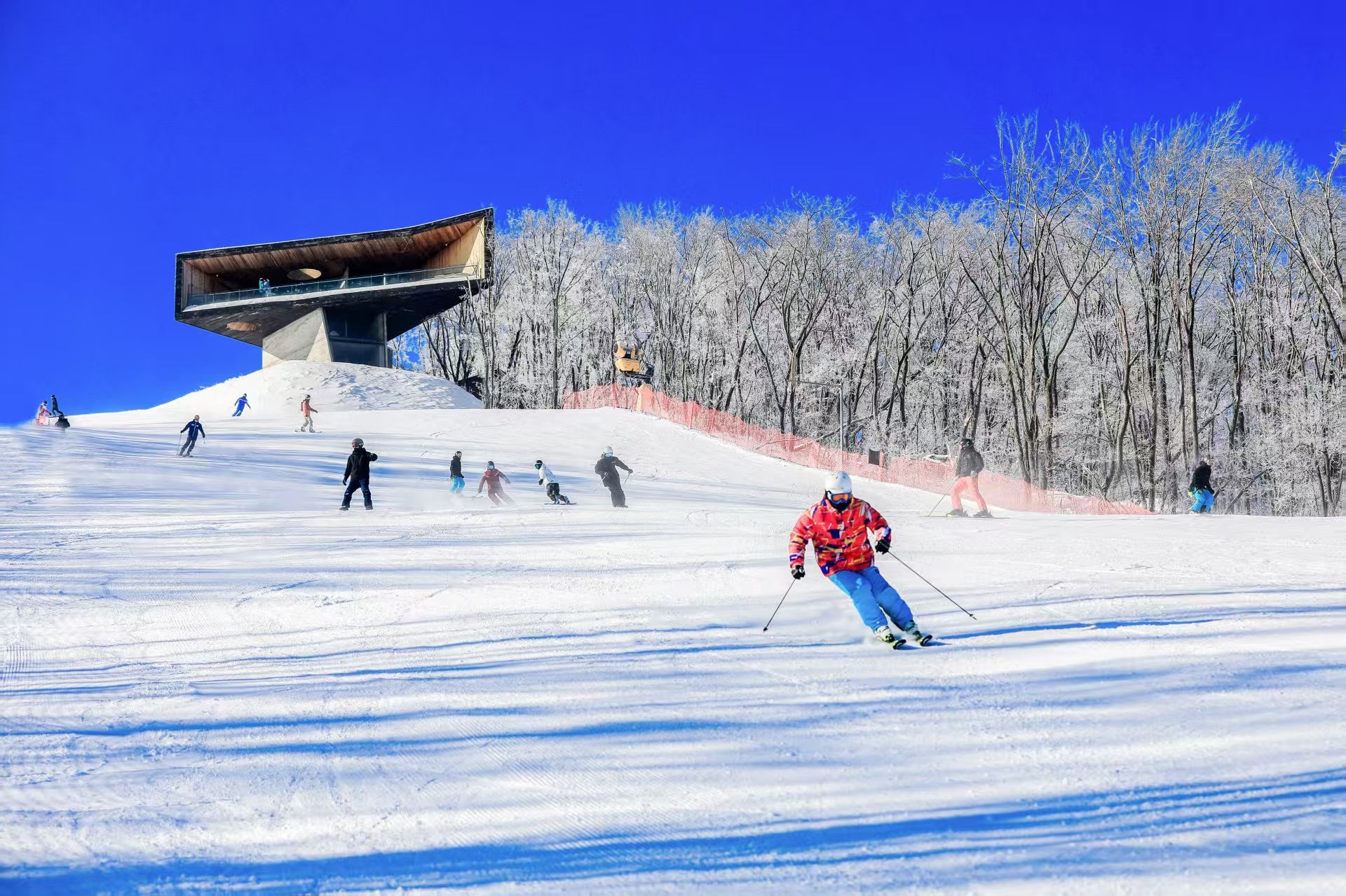 九游体育网站：中旅国际收购万科松花湖滑雪度假区项目(图2)