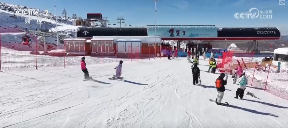 “开板”迎客！“升级服务+乐享优惠”圈粉滑雪爱好者“冷冰雪”助燃“热经济”(图6)