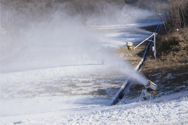 九游体育：延庆“雪飞燕”正式开启2024-2025雪季造雪工作(图2)