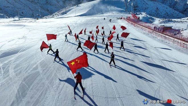 新疆阿勒泰四大滑雪场全部开板(图3)
