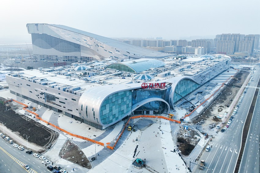 “吉林冰雪焕新季”主题采访行丨破局季节限制长春万达滑雪场为冰雪经济注入新活力(图2)
