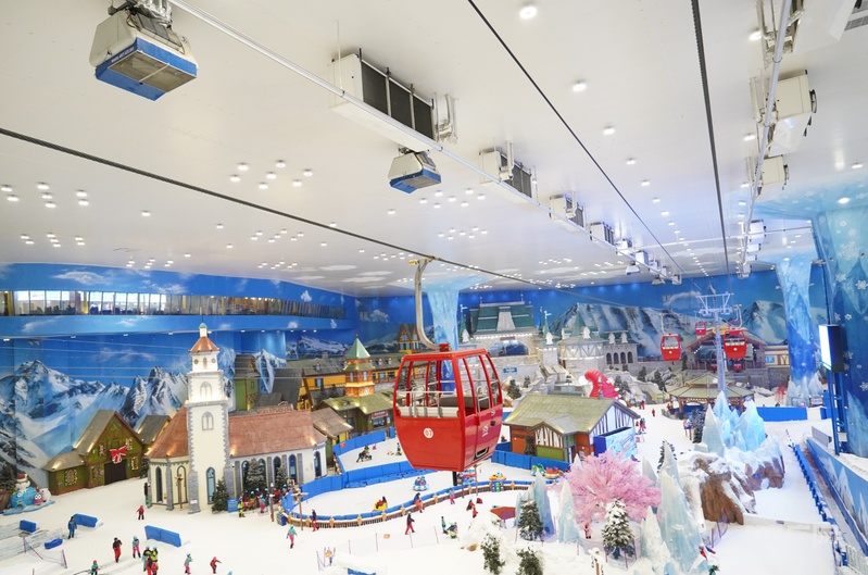 九游体育：冰雪春天｜从“废弃深坑”到“冰雪金山”湘江畔的暖冬奇迹(图1)