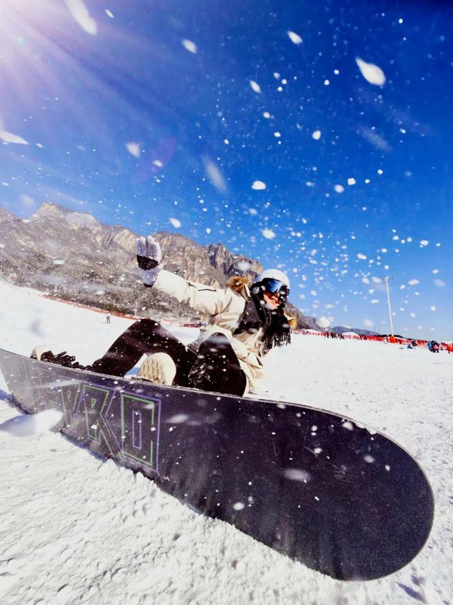 滑雪怎么拍？小白拍大片的手机摄影技巧(图1)