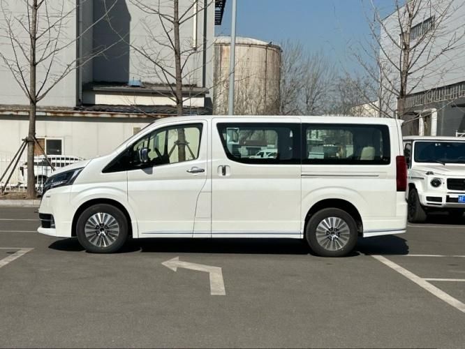 25款丰田Granvia格兰维亚丰田萨尔法港口报价57万可分期(图2)