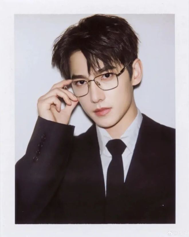 新疆阿勒泰的粉雪有多绝演员杨洋连滑7天玩嗨了(图1)