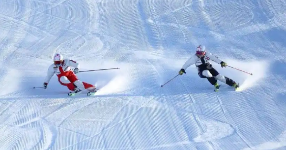 九游体育：全国滑雪场客流超19亿人次2025年中国冰雪经济发展趋势(图2)