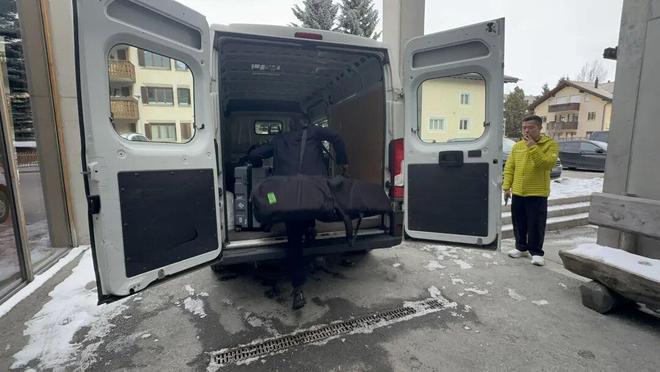 九游体育网站：瓦莱州（萨斯斐+内达兹四山谷）｜冰川纯净与四山谷辽阔藏着阿尔卑斯最本真的雪魂(图4)